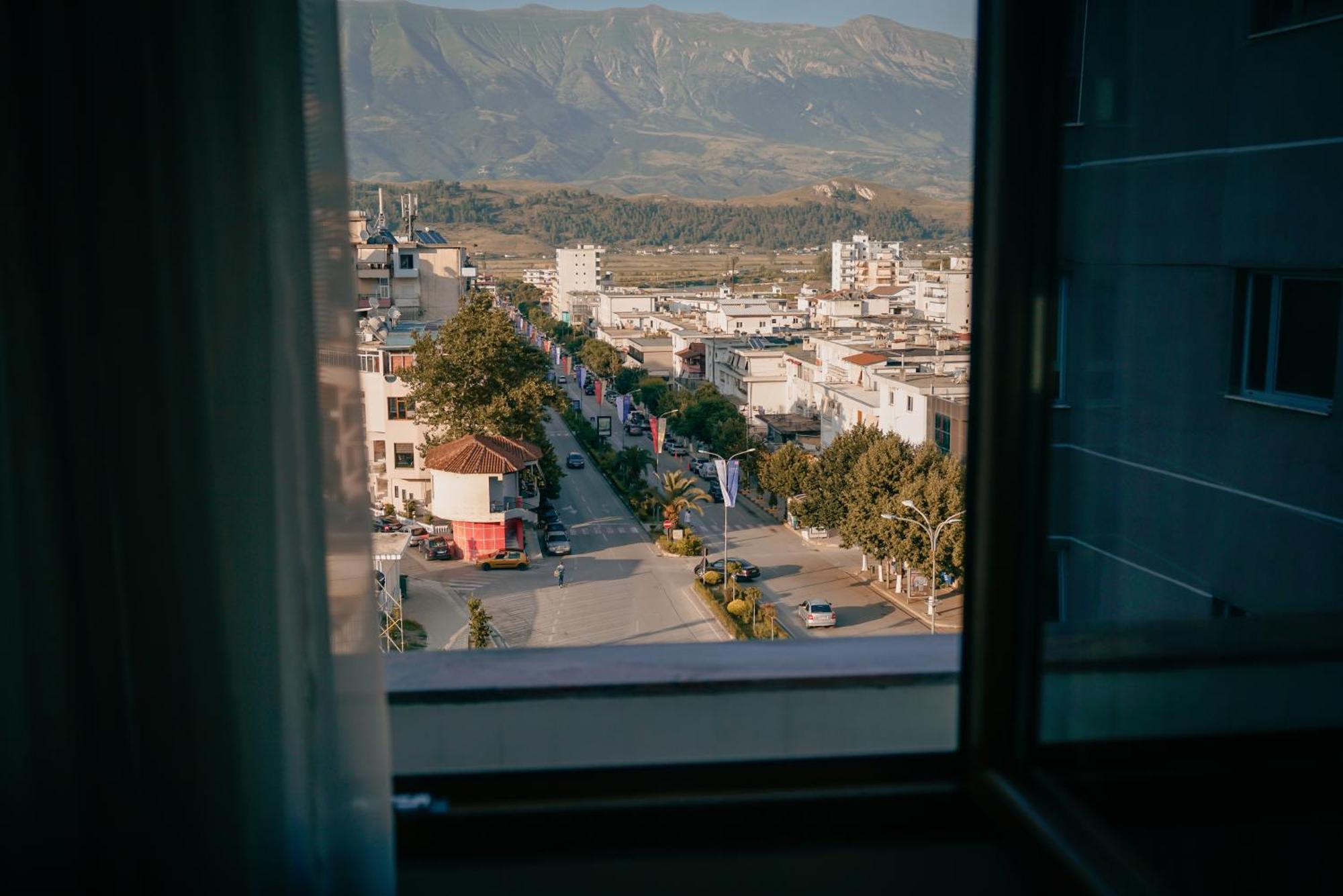 Center Hotel Gjirokaster Exterior photo